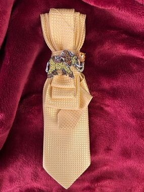 Gold Textured Necktie with Elephant Jewel brooch
